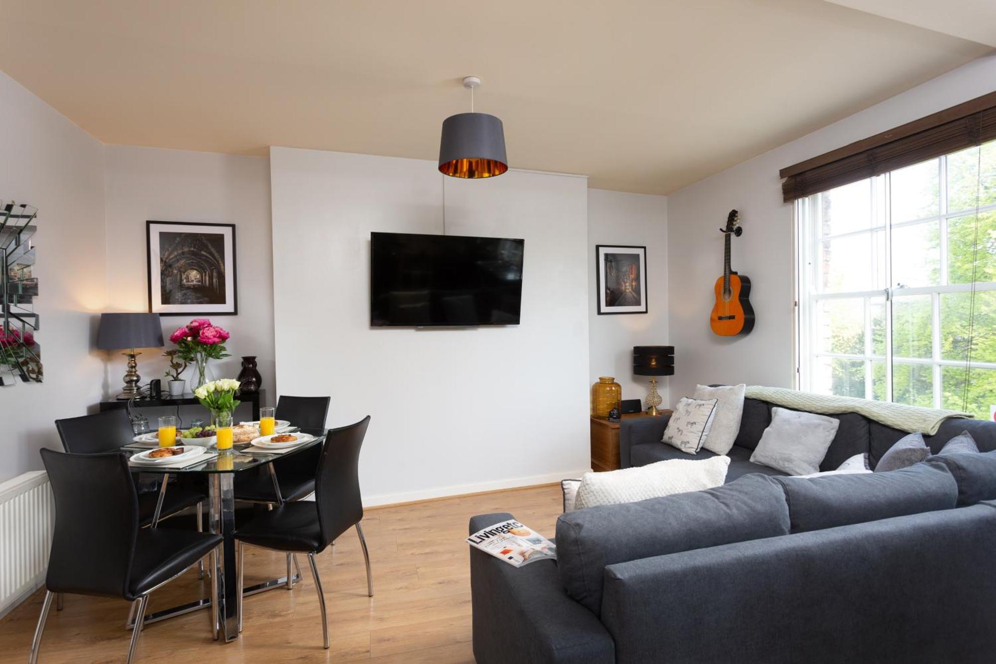 Apartemen Bootham Court Grade Ii Duplex With Free Parking & Wi-fi - Sleeps 2-6 People